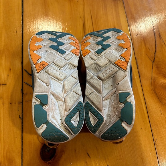 Hoka Clifton 5 - Men's size 8 - Picture 4 of 6